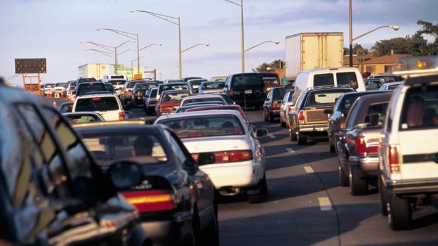 PHOTO: AAA predicts that the number of people traveling this Memorial Day will increase 1.2 percent.