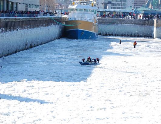 Ice Canoe Races In Quebec