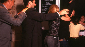 Blind Waiters Serve Diners in the Dark