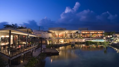 PHOTO: US Weekly reports these celebrities ? plus Stevie Wonder, Naomi Campbell and Kate Moss ? spent last weekend at the Rosewood Mayakoba resort on Mexico's Riviera Maya, just south of Cancun.