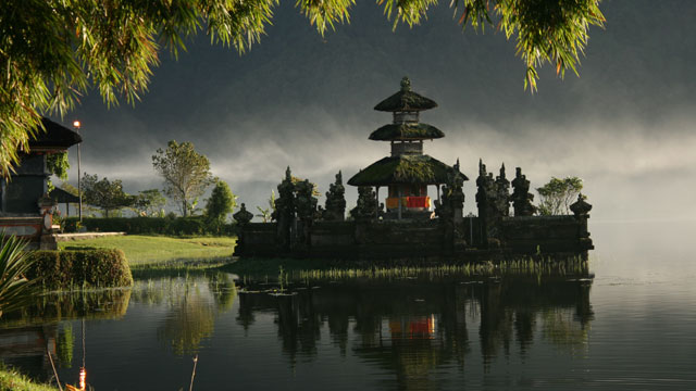 PHOTO: Barbara Weibel photographed her 2007 trip to Pura Ulun Danau Bratan Temple at Lake Bratan in Bedugul, Bali.