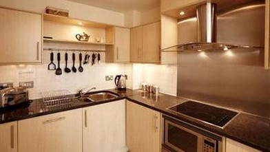 PHOTO: Thames View Apartment with private balcony, overlooking the River Thames inLondon, England.