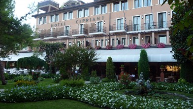PHOTO: Daniel Craig and Eva Green arrived by yacht at this Venetian hotel in 2006's Casino Royale.