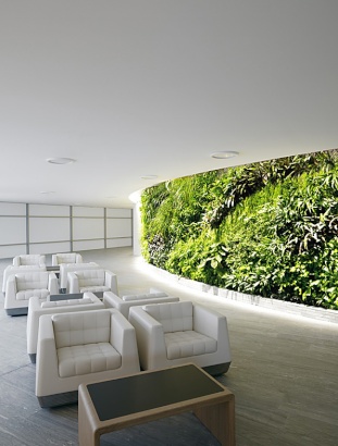 Airport Country Clubs: Crazy Lounges