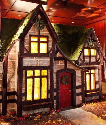 Spectacular Holiday Hotel Displays