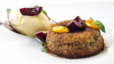 PHOTO: Chef Sarah Grueneberg created this hazelnut treat for her finale appearance on Top Chef: Texas.