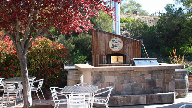 PHOTO: Wood-Fired Pizza and a Big Red