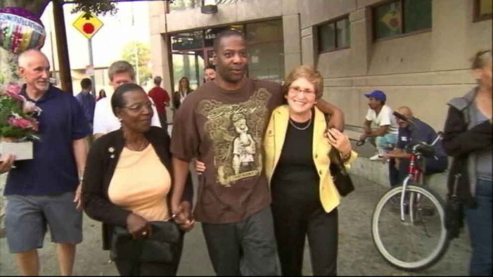 PHOTO: Kash Delano Register, 53, emerged from Twin Towers jail in Los Angeles, Friday, Nov. 8, 2013, after 34 years in prison for a murder he did not commit.
