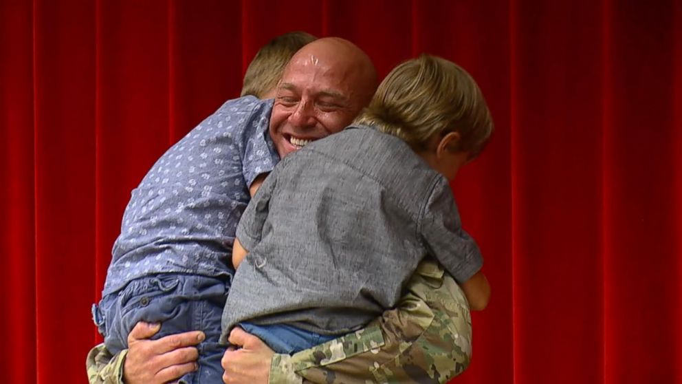 Soldier Returns From Deployment To Surprise Sons At Elementary School Abc News 6920