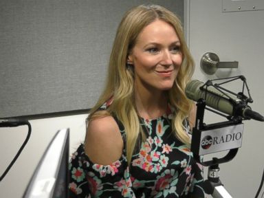 Jewel used self-taught meditation to help cope with anxiety