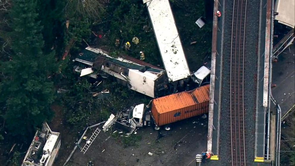'Multiple fatalities' after Amtrak train derails near Video