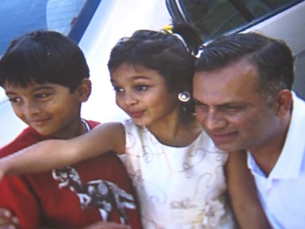 VIDEO: ICE arrests father of 3