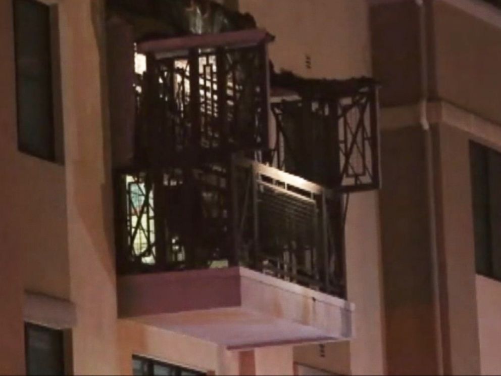 PHOTO: Police and firefighters responded after a balcony collapsed at an apartment building in Berkeley, California, June 16, 2015.