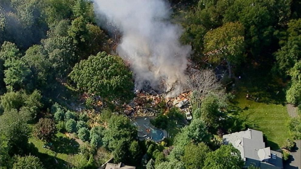 PHOTO: house explosion