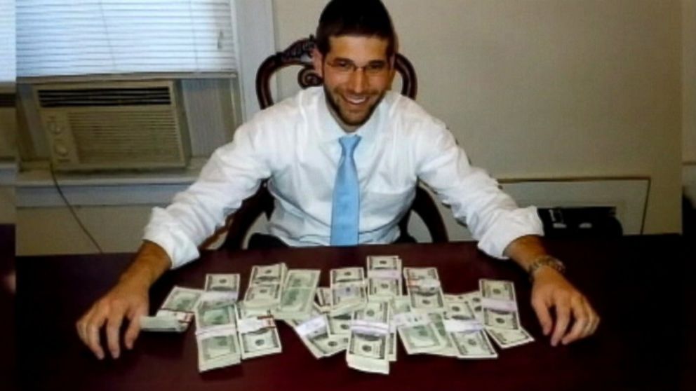PHOTO: Noah Muroff of New Haven, Conn., returned a desk he bought on Craigslist to its original owner after finding $98,000 in a plastic bag behind its drawers.