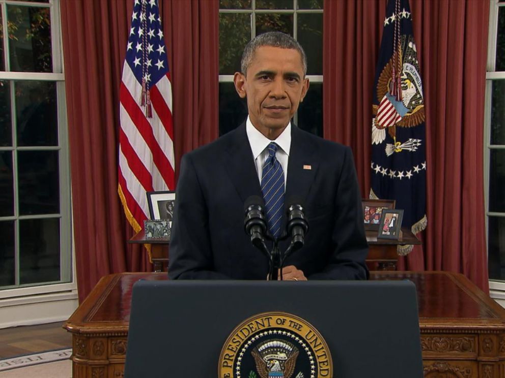 PHOTO: President Obama addresses the nation from the Oval Office, Dec. 6, 2015.
