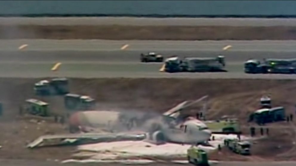 PHOTO: Asiana Airlines flight crashed at San Francisco airport