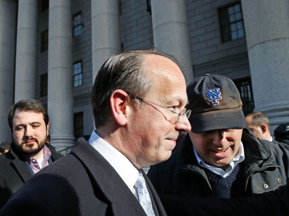 PHOTO: NFL attorney Paul Clement leaves the 2nd U.S. District Court of Appeals, March 3, 2016, in New York, where he and other NFL lawyers asked a panel of judges to reinstate the leagues four-game suspension of Patriots quarterback Tom Brady.