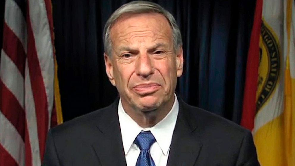 PHOTO: San Diego Mayor Bob Filner apologizes for his behavior