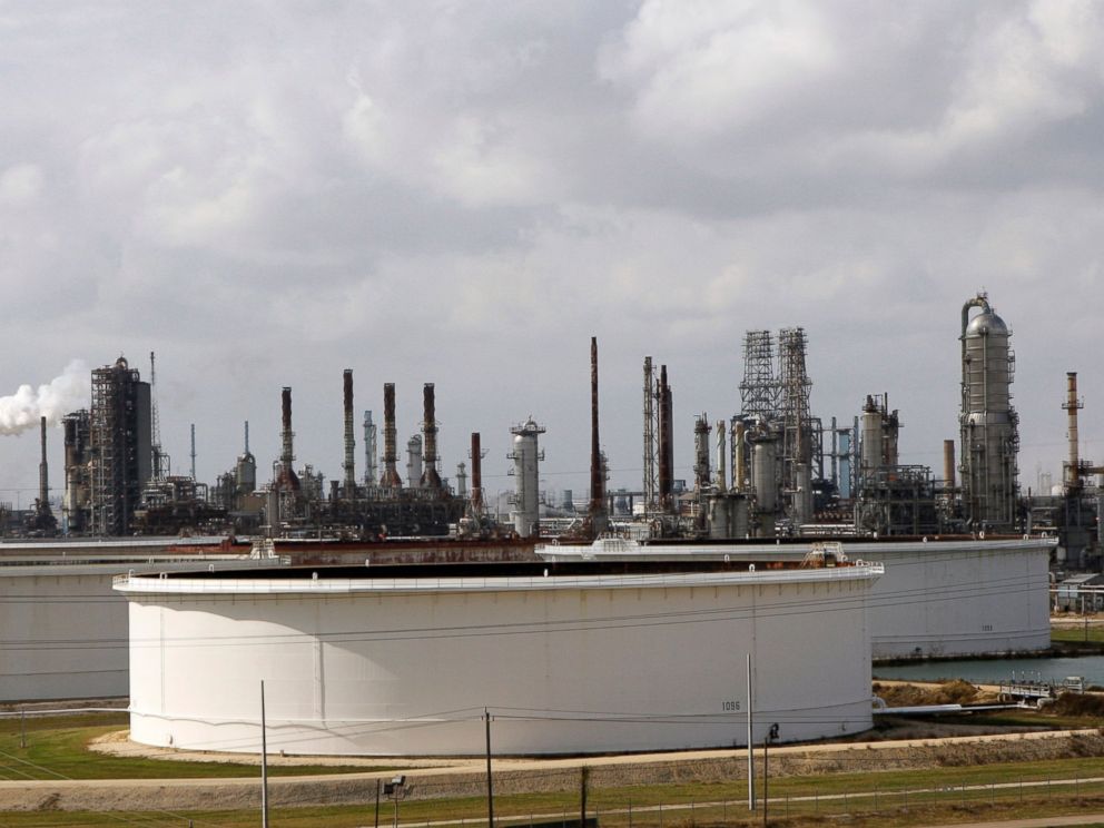 PHOTO: Exxon Mobils Baytown complex is shown in Baytown, Texas, November 2007.