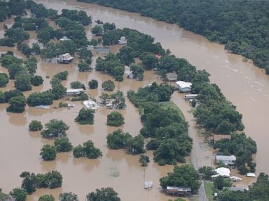 PHOTO: An aerial view of homes in the Horseshoe Bend area on the banks of the Brazos River, June 1, 2016.