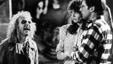 PHOTO: Geena Davis and Alec Baldwin react to meeting Beetlejuice, played by Michael Keaton.