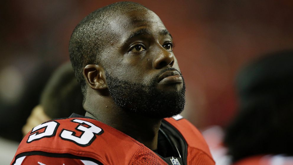 PHOTO: Atlanta Falcons linebacker Brian Banks