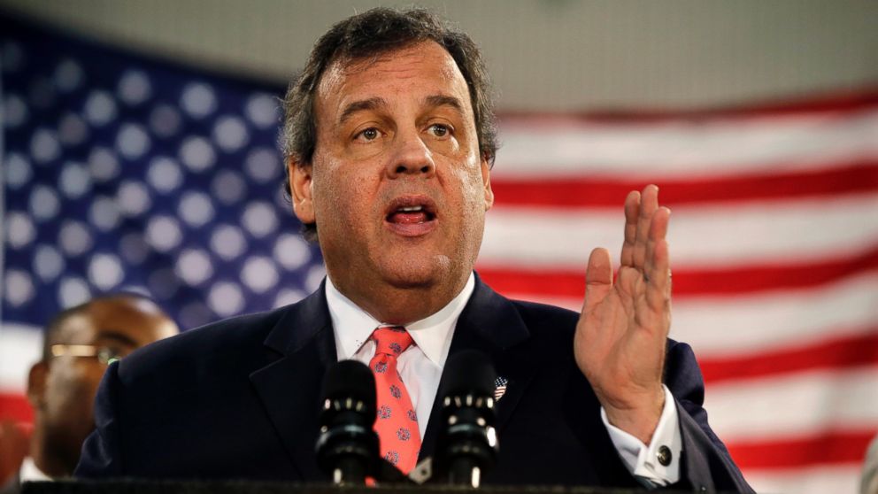 PHOTO: In this Jan. 16, 2014, photo, New Jersey Gov. Chris Christie addresses a gathering of home owners in Manahawkin, N.J., who were affected by last years Superstorm Sandy