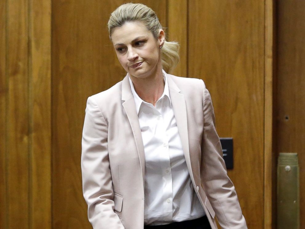 PHOTO: Sportscaster and television host Erin Andrews steps down from the stand after giving testimony March 1, 2016, in Nashville.