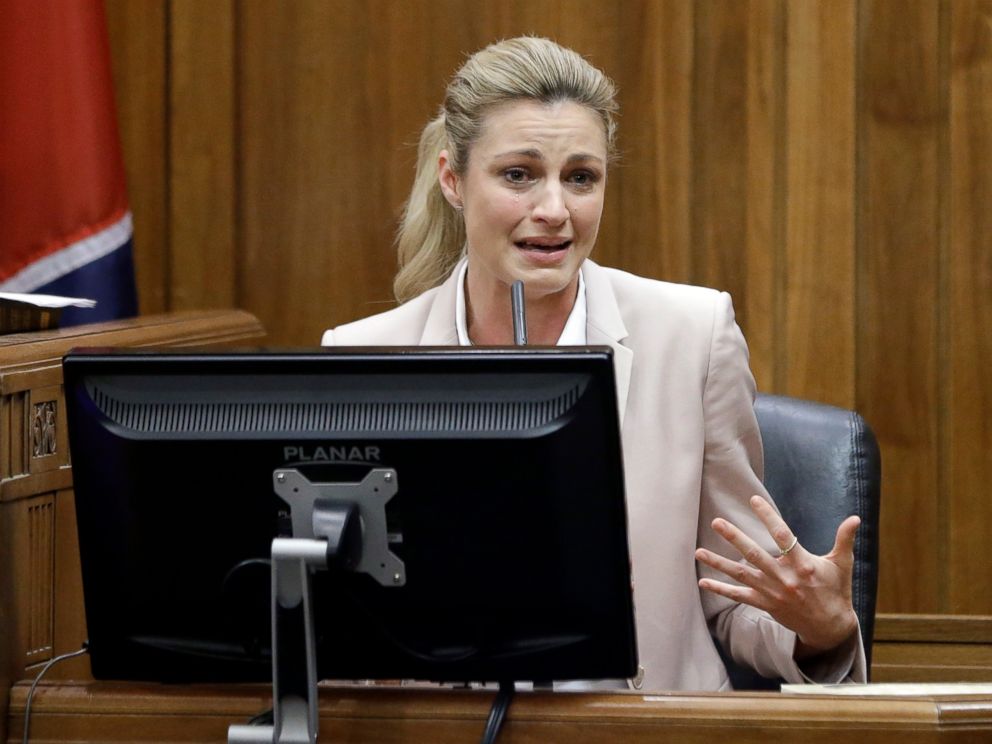 PHOTO: Sportscaster and television host Erin Andrews testifies, March 1, 2016, in Nashville.