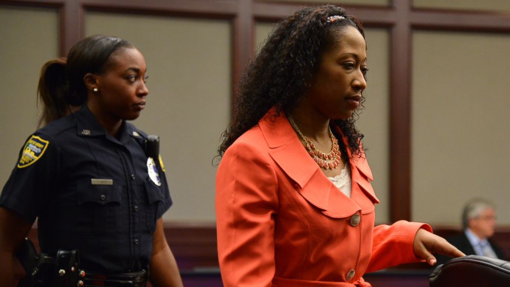 PHOTO: Marissa Alexander enters the courtroom for a hearing on Tuesday, June 10, 2014 in Jacksonville, Fla.