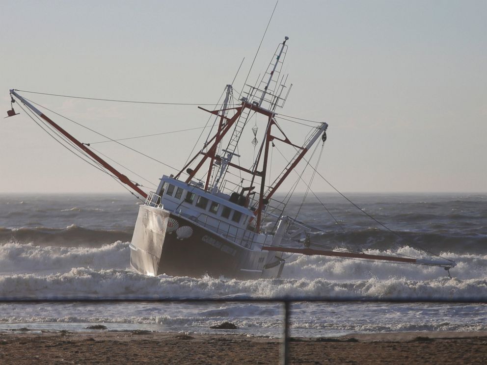 PHOTO:Fishing boat, the Carolina Queen III, rests in shallow water just off Rockaway Beach, Feb. 25, 2016, in the Queens borough of New York.