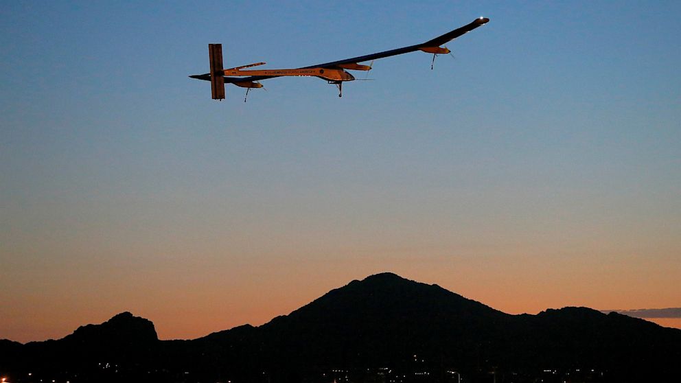 PHOTO: The Solar Impulse takes flight from Phoenix airport
