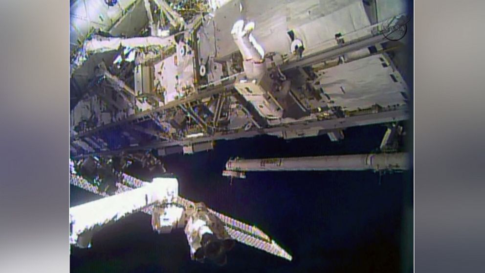 PHOTO: In this image made from video provided by NASA, astronaut Rick Mastracchio performs a space walk outside the International Space Station, Dec. 21, 2013.