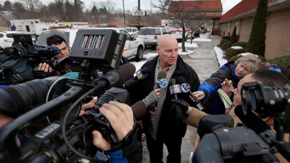 PHOTO: Lyndhurst, N.J., Police Chief James B. OConnor talks to the media outside a Quality Inn near the site of NFL Super Bowl XLVIII, Jan. 31, 2014, in Lyndhurst, N.J.
