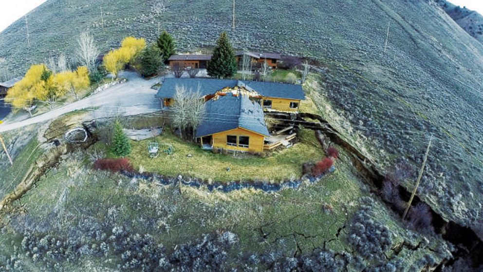     http://a.abcnews.com/images/US/AP_wyoming_landslide_1_jt_140419_16x9_992.jpg                            