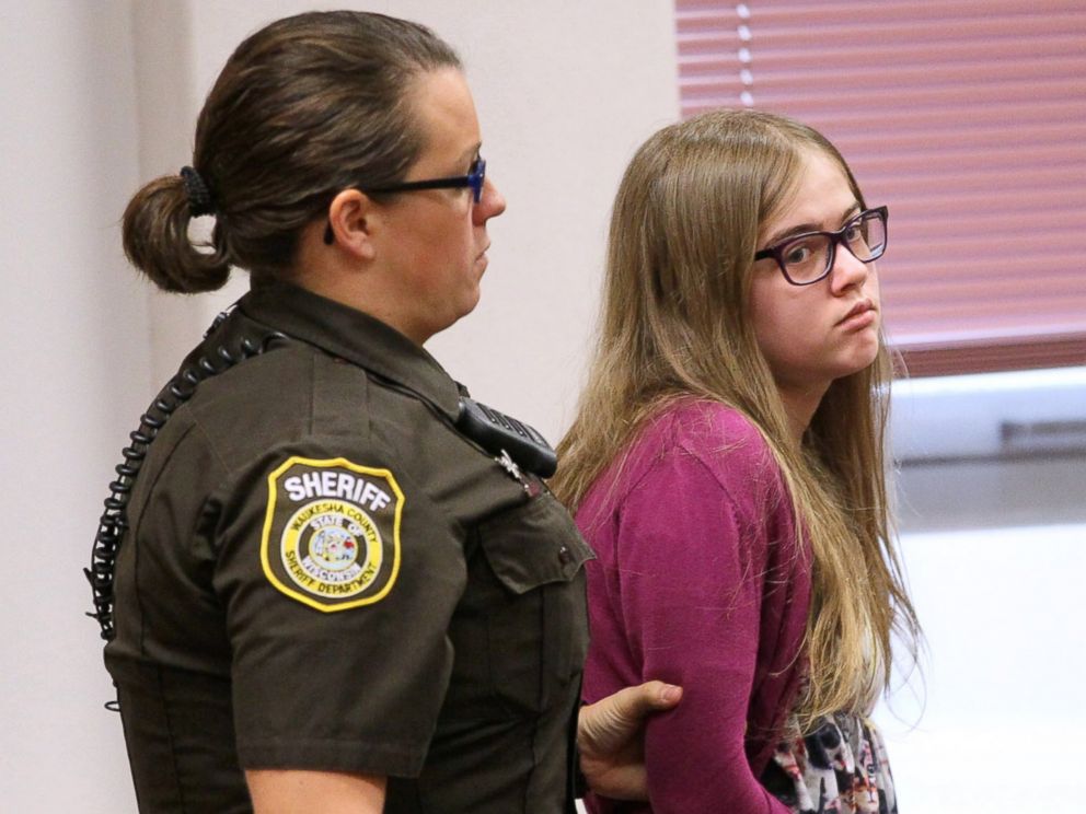 PHOTO: Morgan Geyser is brought into court by a sheriffs deputy on Aug. 21, 2015 during the arraignment of the Slenderman stabbing trial in Waukesha County Court in Waukesha, Wisconsin.