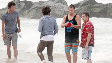 PHOTO: Channing Tatum and Jonah Hill are seen filming "22 Jump Street" at Condado Beach, Dec. 11, 2013 in San Juan, Puerto Rico.