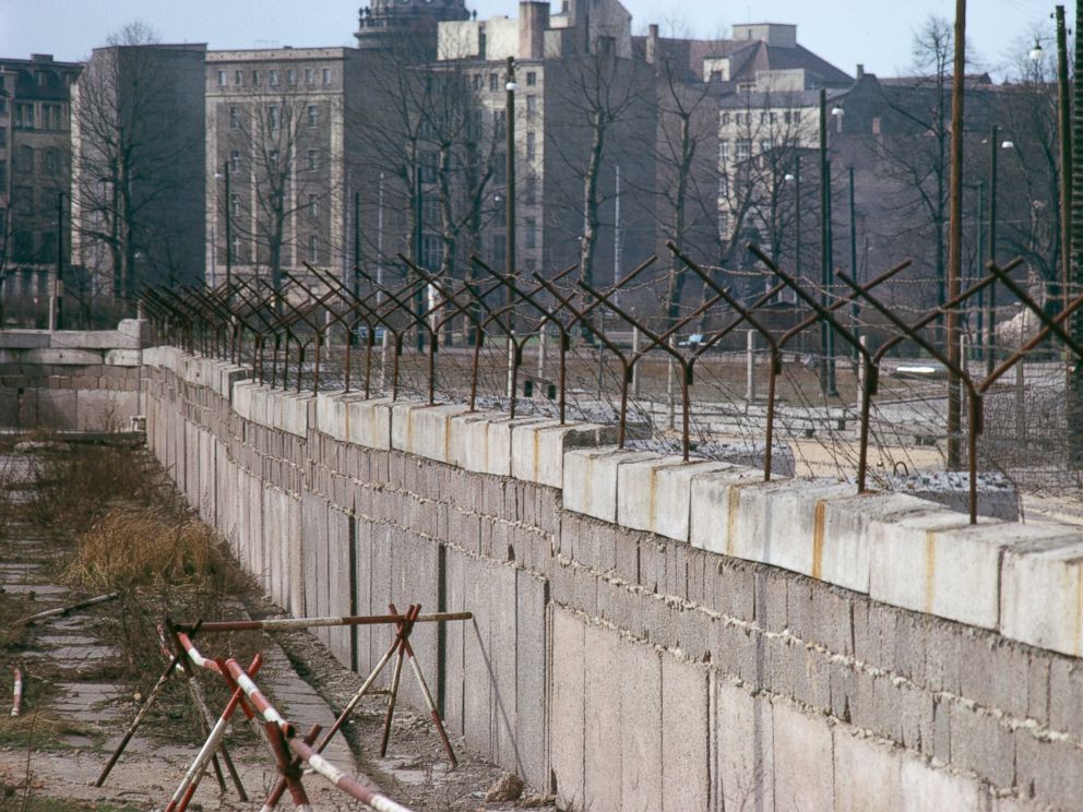 PHOTO: The Berlin Wall in Berlin, Germany, circa 1965.