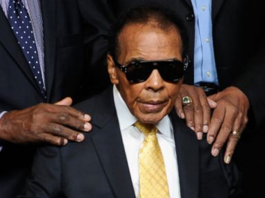 Bill Clinton Will Give a Eulogy for Ali at Funeral Friday