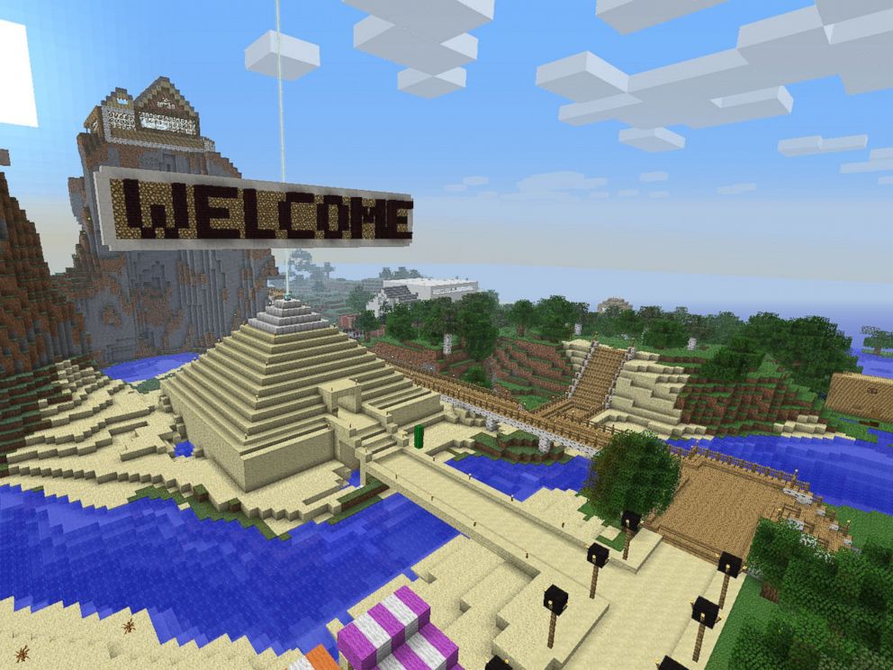 PHOTO: Stuart Duncan is a single father who quit his job to run a Minecraft server for children with autism.