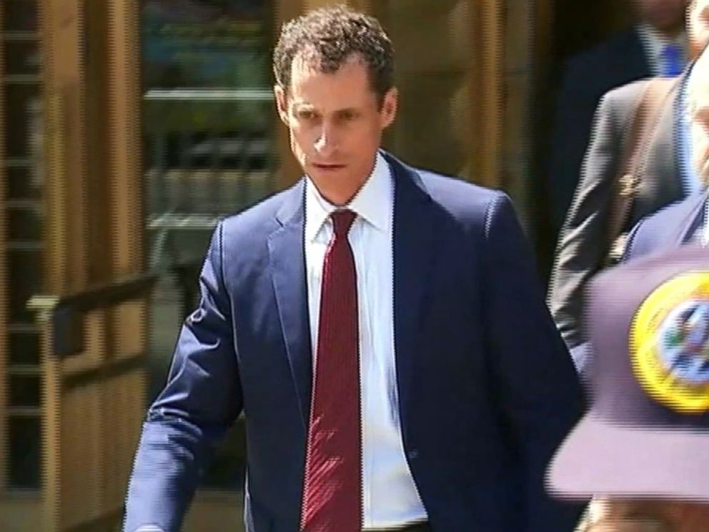 PHOTO: Anthony Weiner leaves a New York City federal courthouse, May 19, 2017.