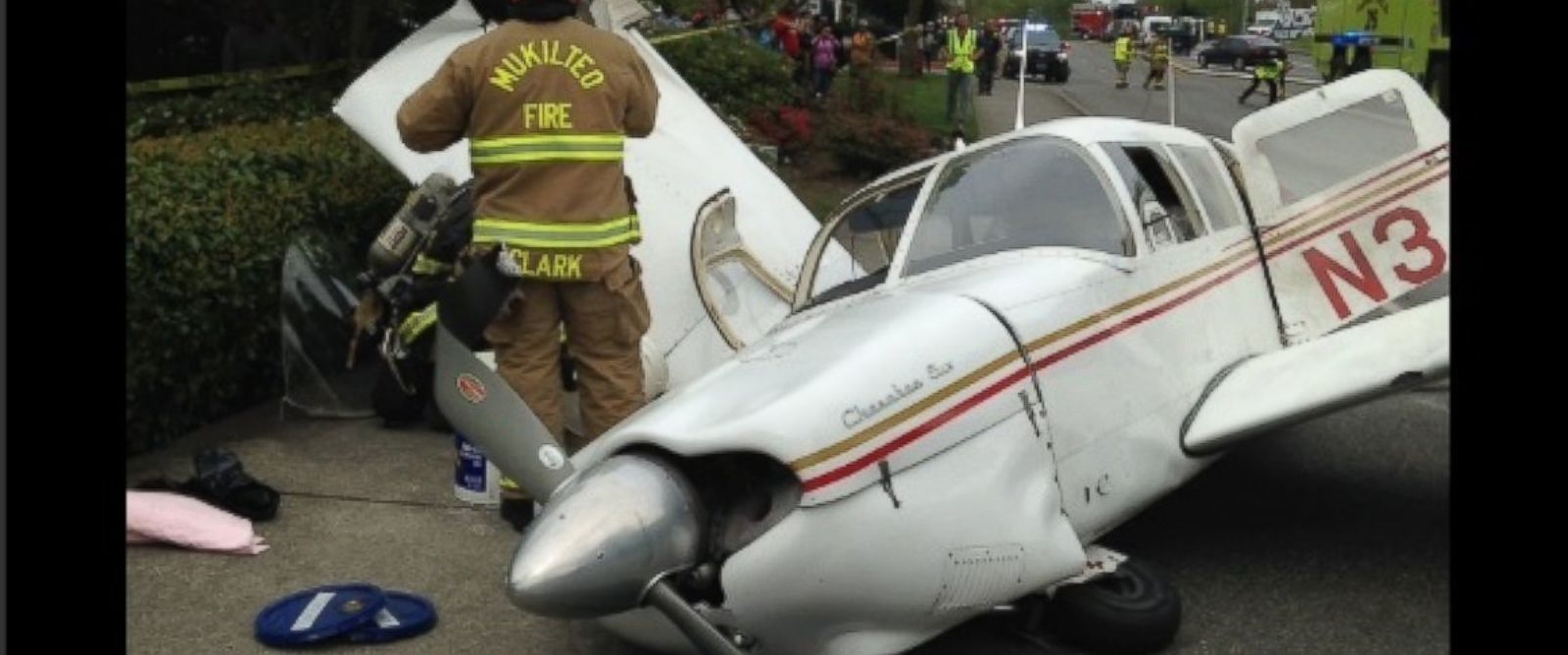 dramatic-dashcam-footage-shows-plane-crash-in-mukilteo-washington