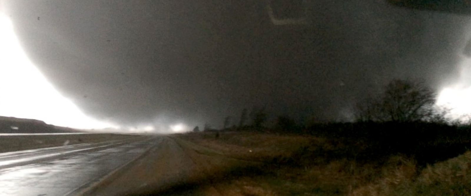 Watch Man's Terrifying Drive Through Illinois Tornado ABC News