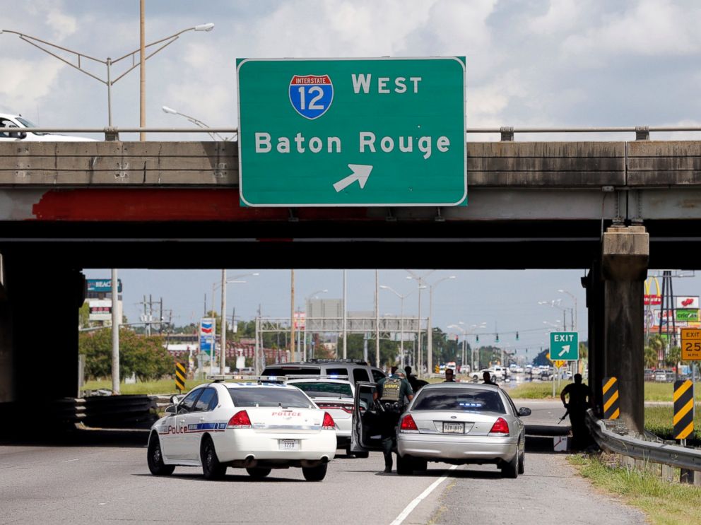 PHOTO: Police officers block off a road after a shooting of police in Baton Rouge, Louisiana, July 17, 2016.