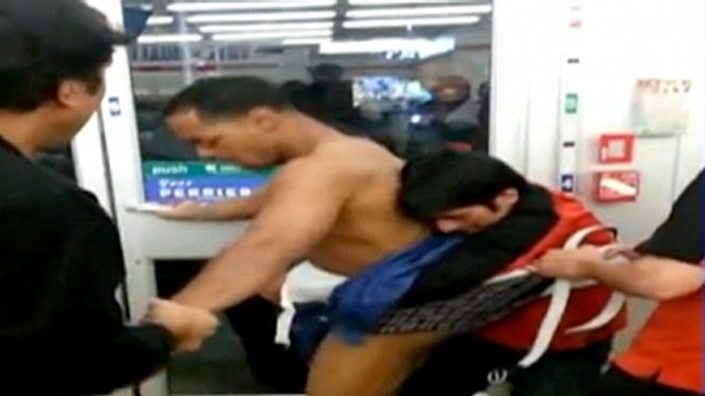 Clerk Rips Clothes Off Shoplifting Suspect