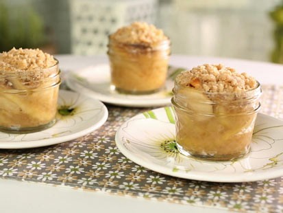 Little Big Town's Kimberly Schlapman's apple crisp mini pies are seen here.