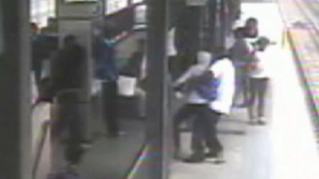 Video: Commuters Thwart Kidnap Attempt