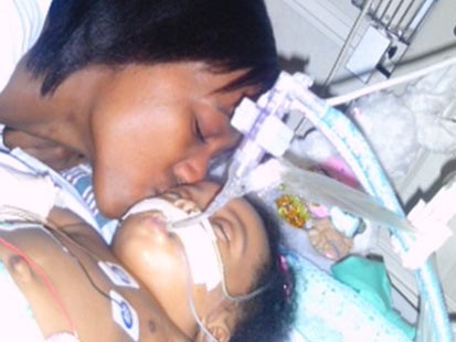 Deja Ruiz and her daughter Jada, at Childrens Hospital.