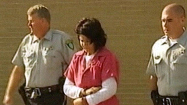 Video: Elisa Baker perp walk.